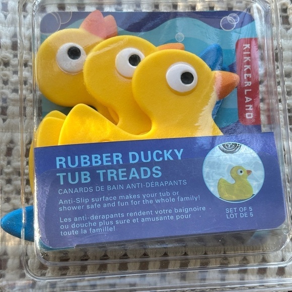 FREE WHEN BUNDLED WITH FLiPSiDE Towel Blanket Rubber Ducky Tub Treads 1 Set - Picture 3 of 11